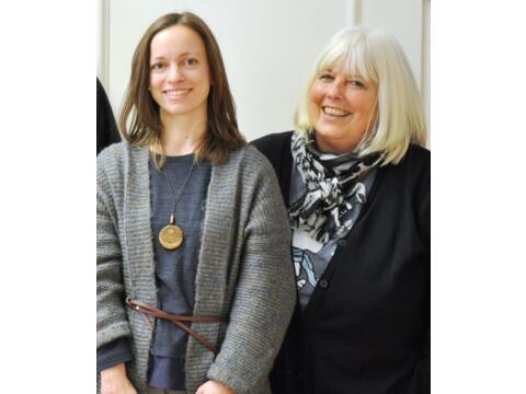 Pfarrsekretärinnen Carola Nitsch und Karin Mayr (nicht auf dem Foto: Rita Deisenhofer)