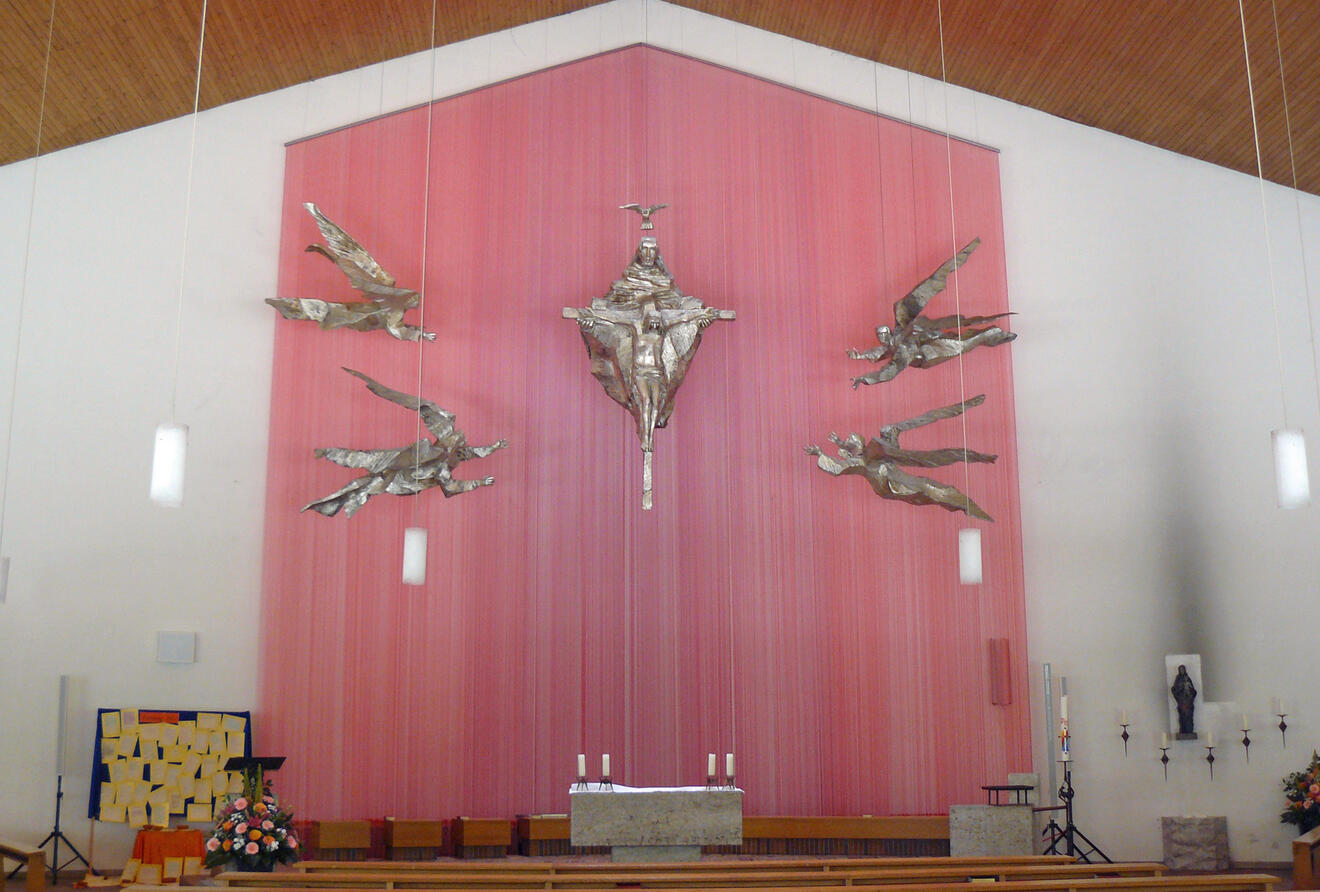 Innenansicht der Pfarrkirche zu den Hl.Engeln in Geltendorf/ Bayern