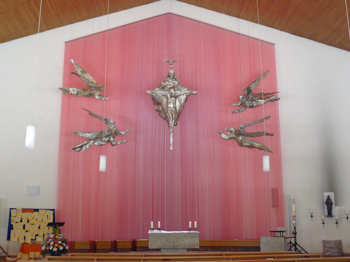 Innenansicht der Pfarrkirche zu den Hl.Engeln in Geltendorf/ Bayern