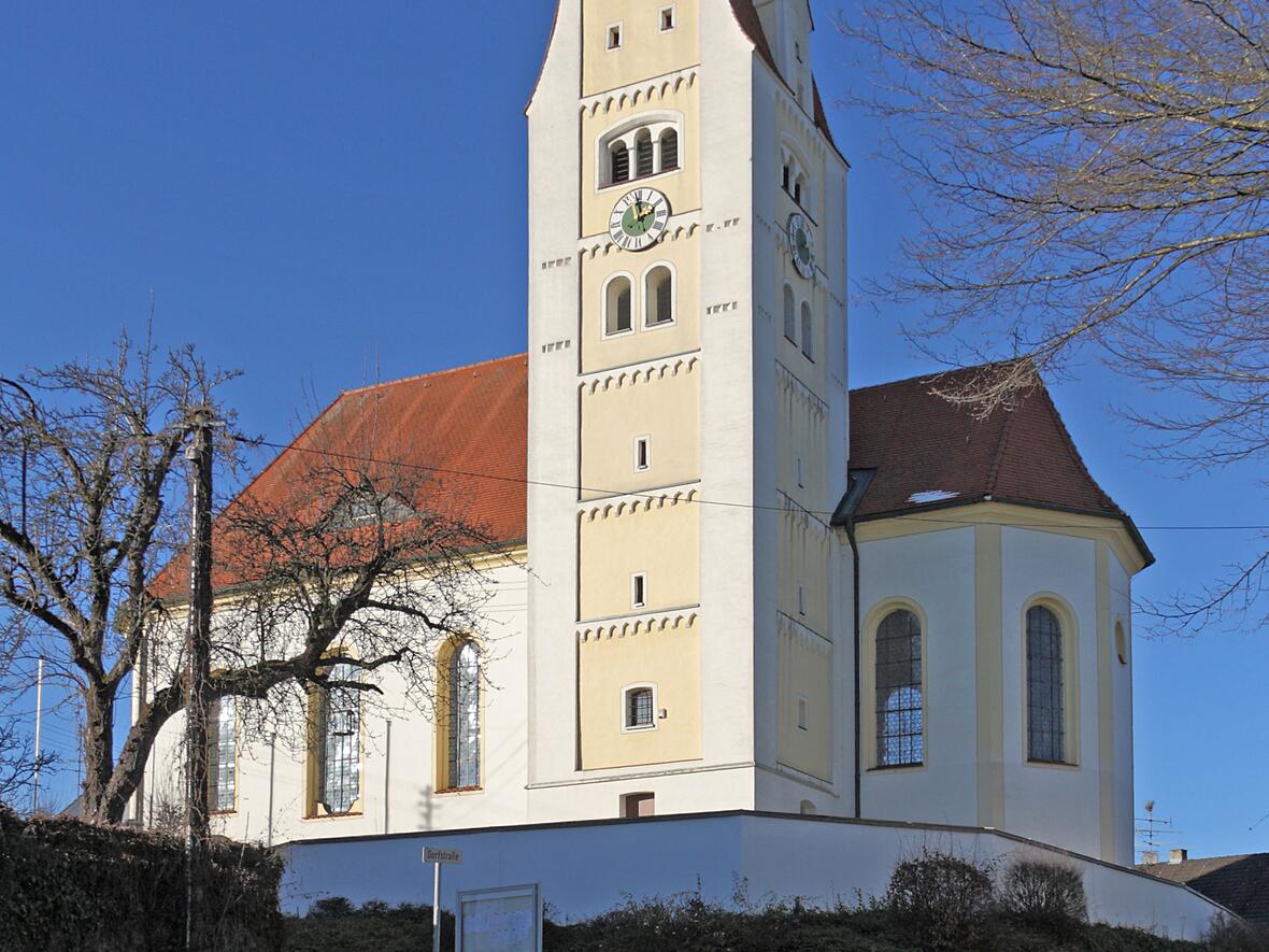 Pfarrkirche Heilig Kreuz in Burg, Gemeinde Thannhausen; Ansicht von Südosten