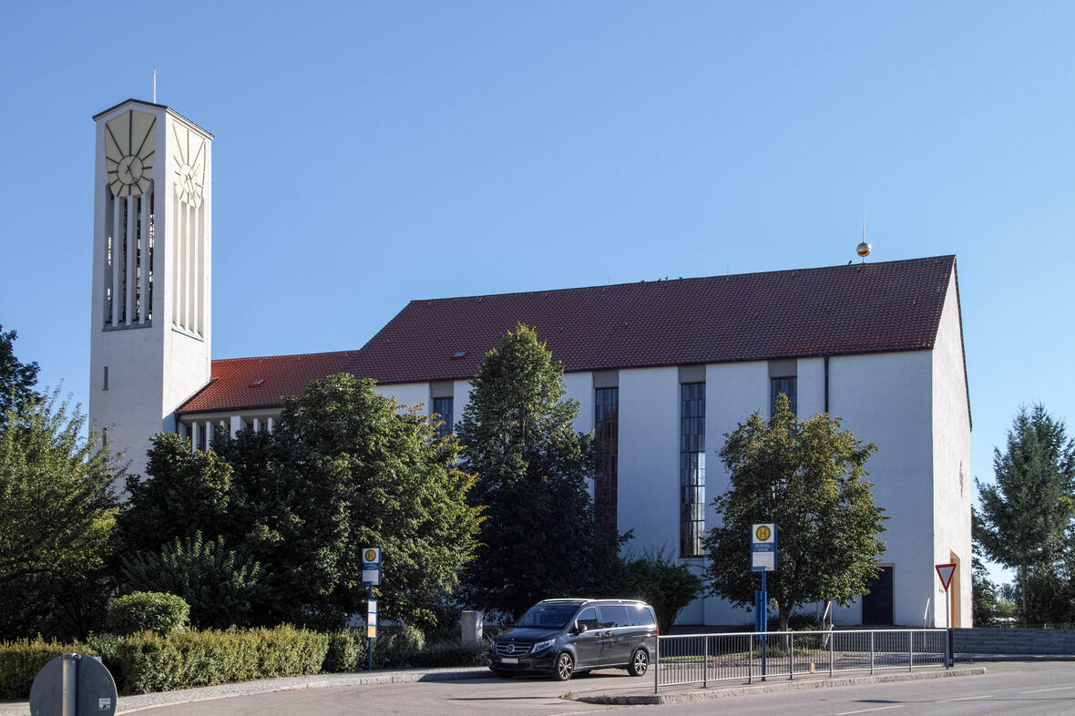 This is a photograph of an architectural monument.It is on the list of cultural monuments of Bayern, no. D-7-72-125-24.