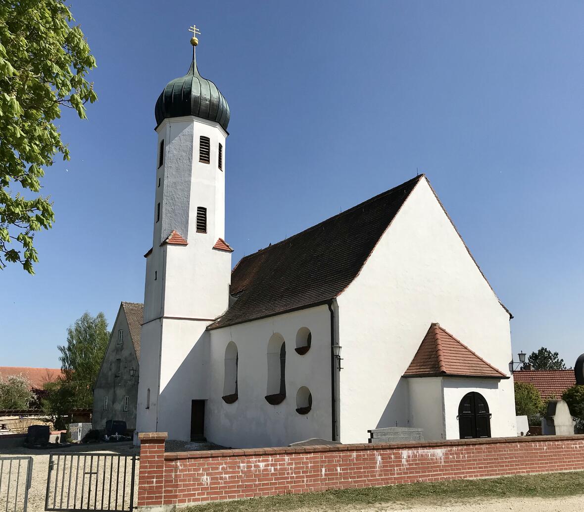 St. Laurentius (Heretshausen), Friedhofsseite