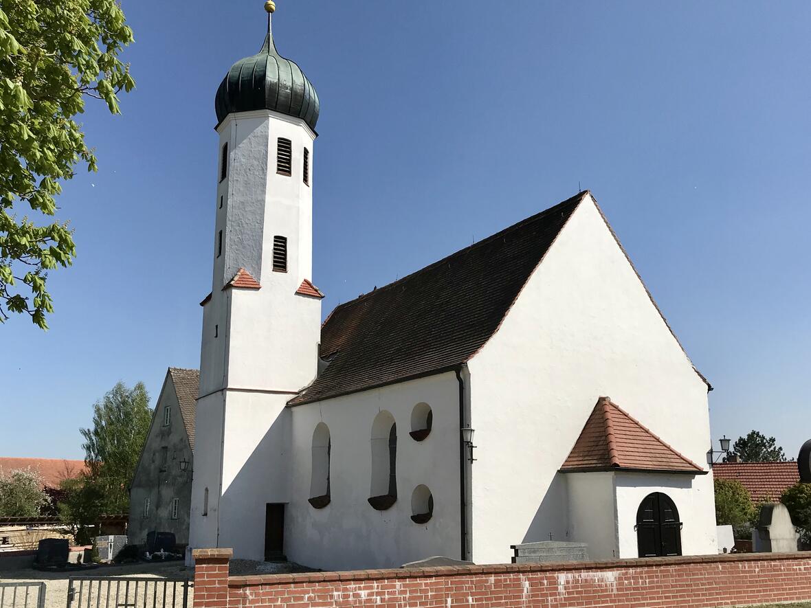 St. Laurentius (Heretshausen), Friedhofsseite