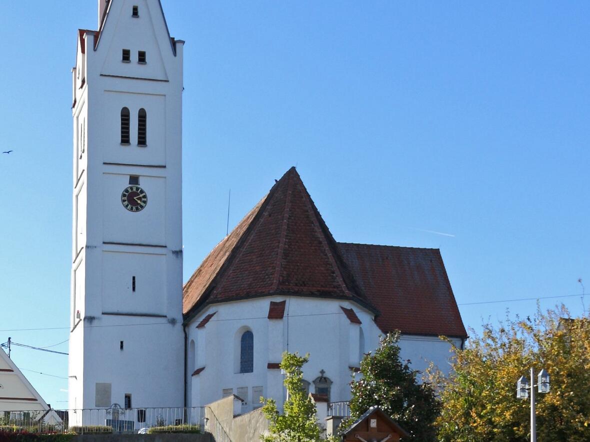 Kath. Pfarrkirche St. Peter und Paul in Grünenbaindt; Ansicht von Osten