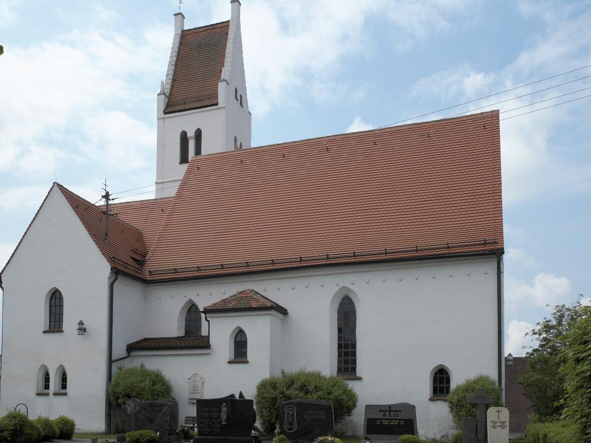 Katholische Pfarrkirche St. Nikolaus in Fleinhausen, einem Ortsteil von Dinkelscherben im Landkreis Augsburg (Bayern)