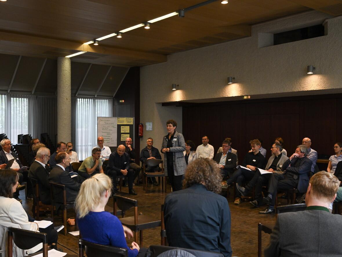 intensives-arbeiten-im-haus-katharina-von-siena-in-augsburg-foto-julian-schmidt_pba4848538