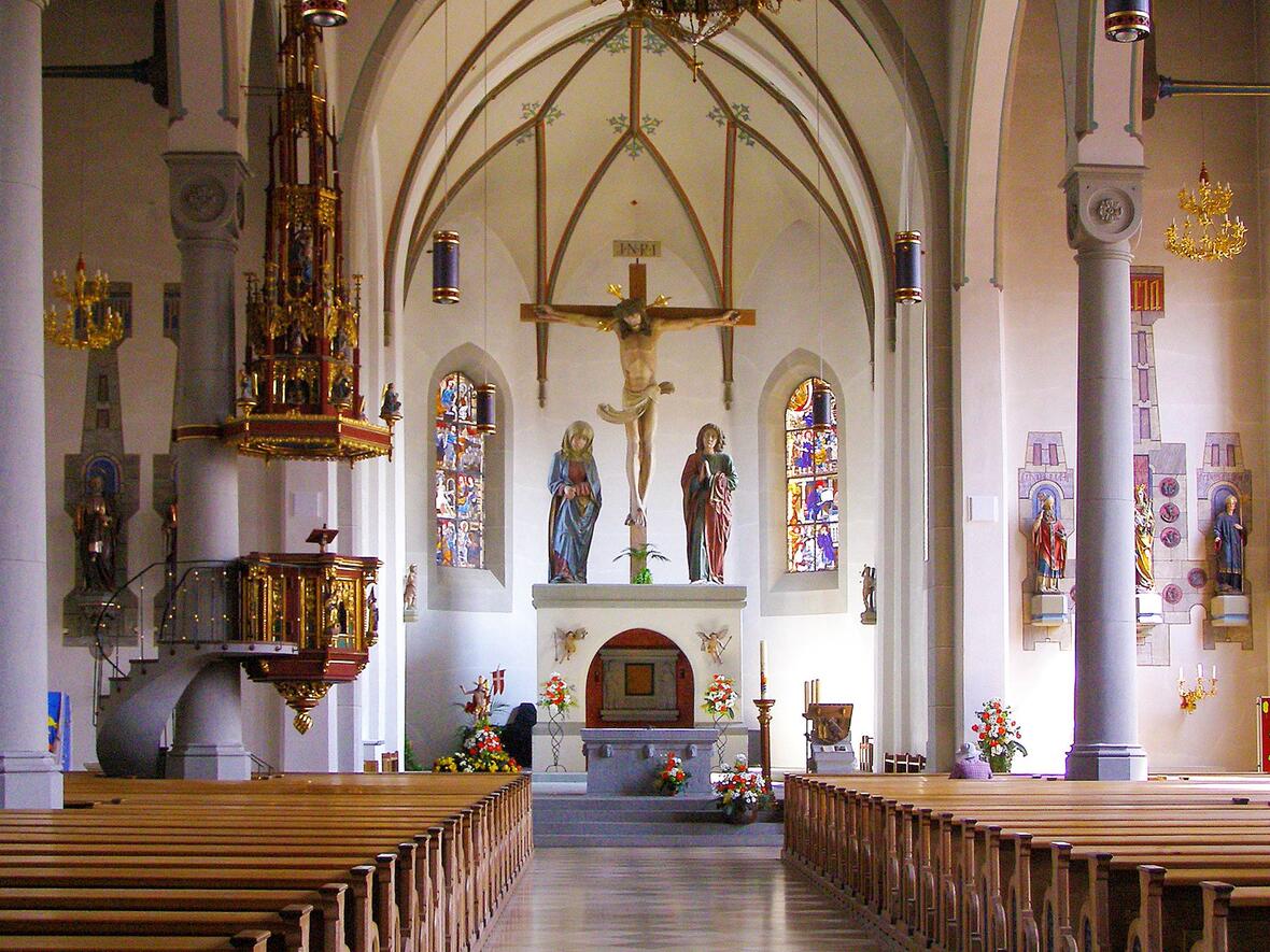 st_peter_und_paul_oberstaufen_hauptraum_mit_kanzel_und_altar4875870