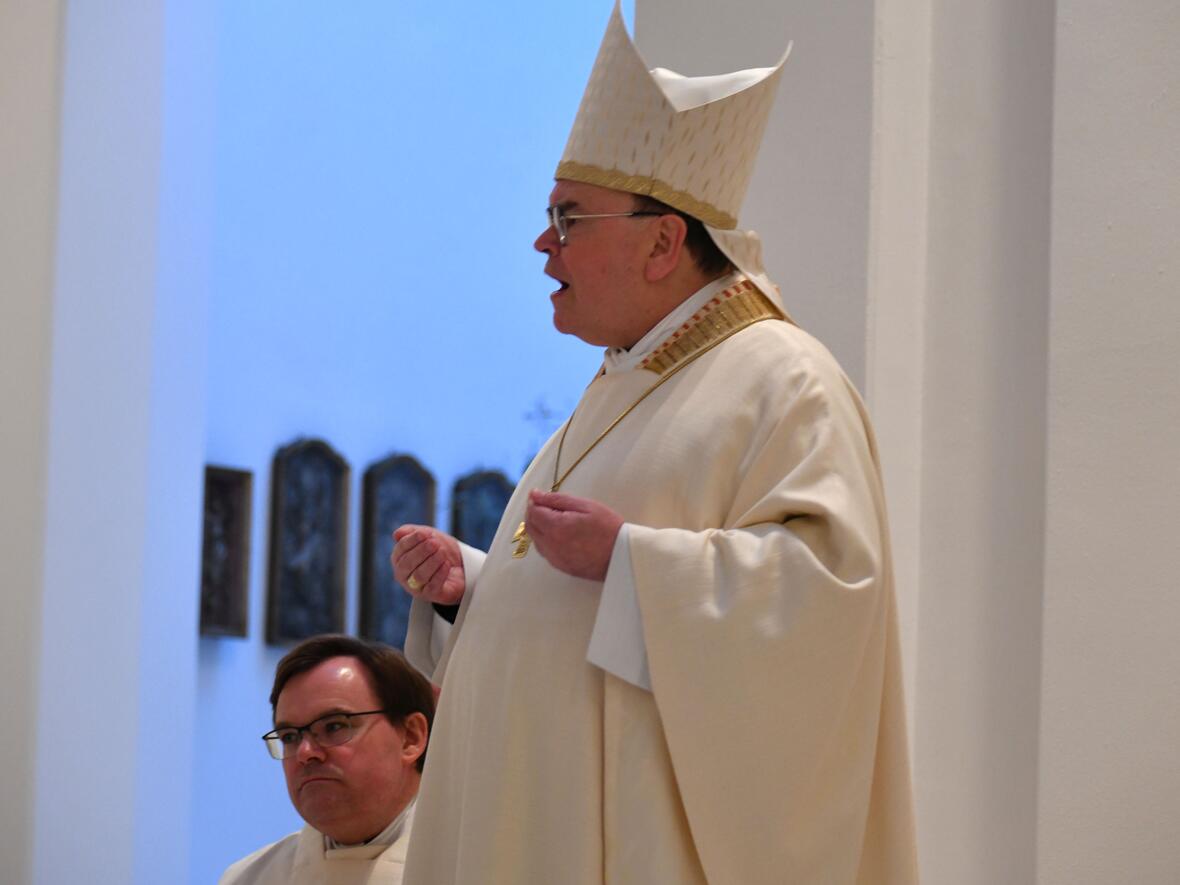 amtseinfuehrung-des-neuen-regens-dr-rainer-florie-foto-nicolas-schnall-pba-54897709