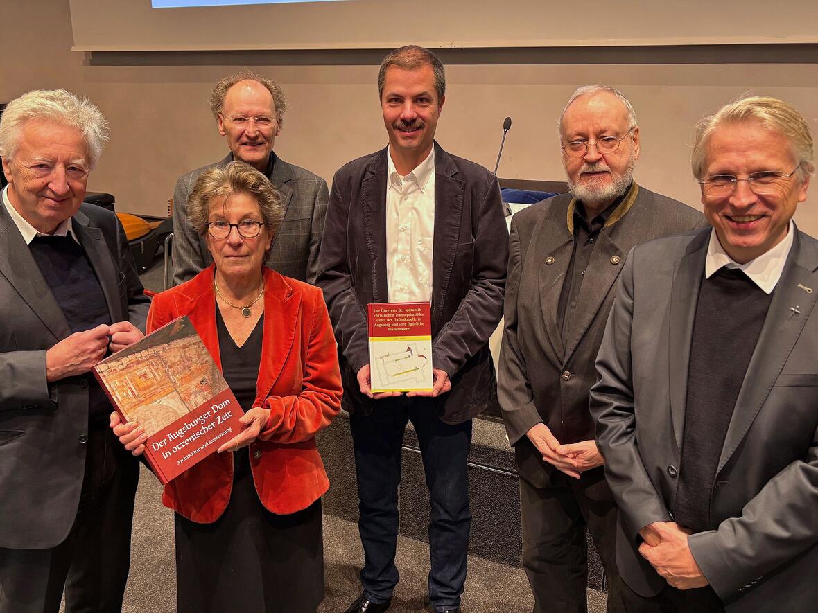 zwei-besondere-baende-ihres-jahrbuchs-2025-praesentierte-der-verein-fuer-augsburger-bistumsgeschichte4919736