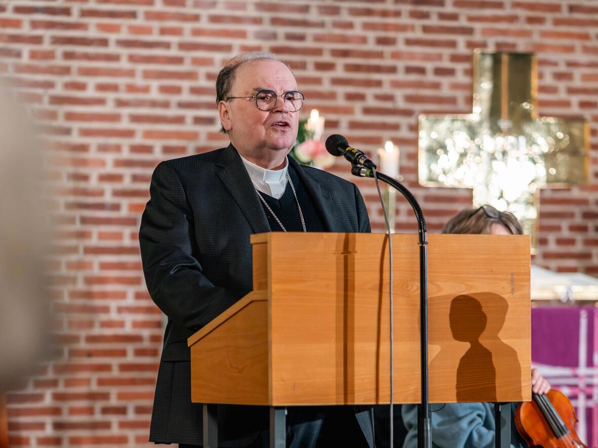 bischof-bertram-vesperkirche4972394