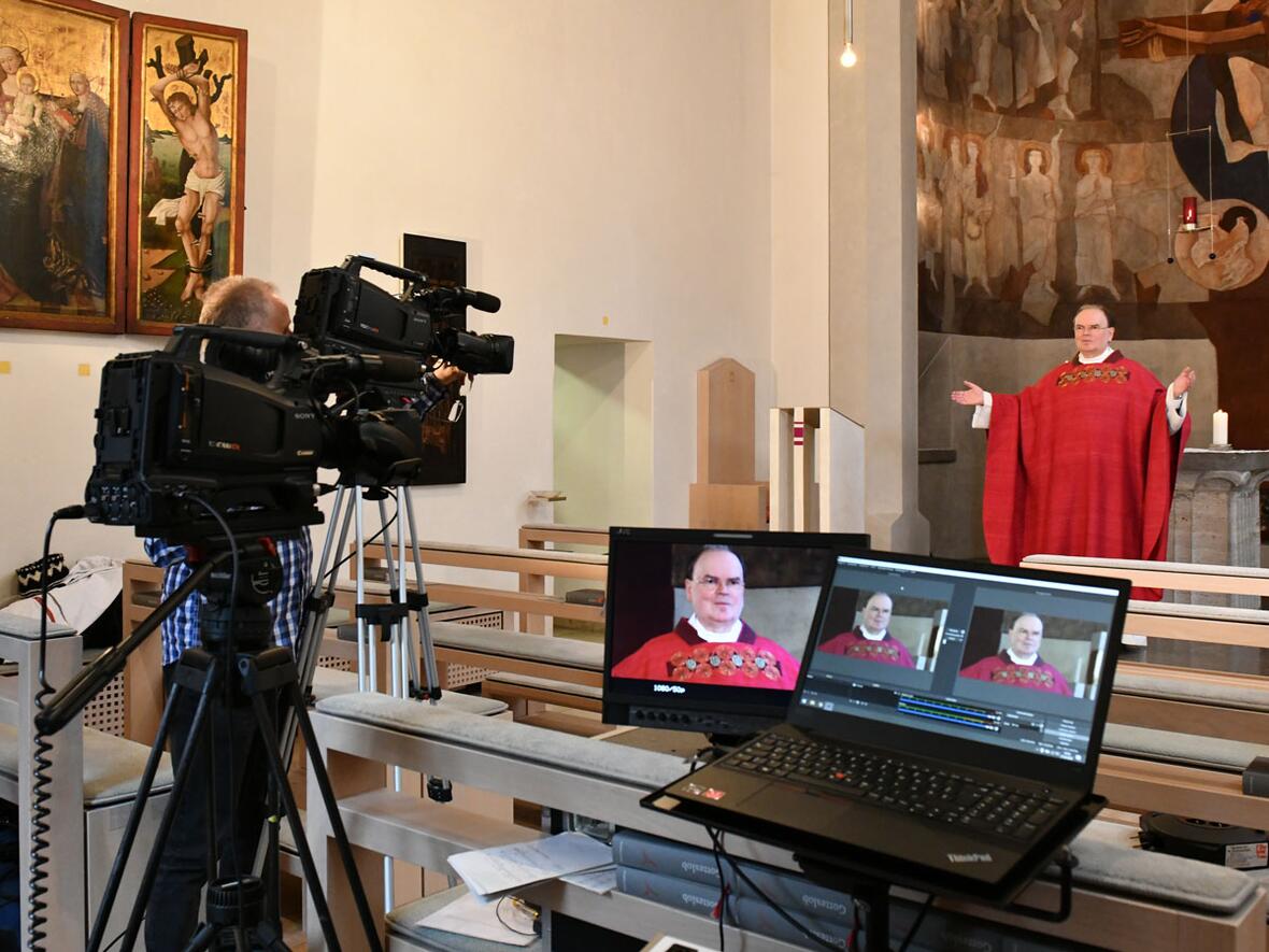 Live-Gottesdienst-mit-dem-ernannten-Bischof-Bertram-Meier-(Foto-Daniel-Jäckel_pba)-web_3