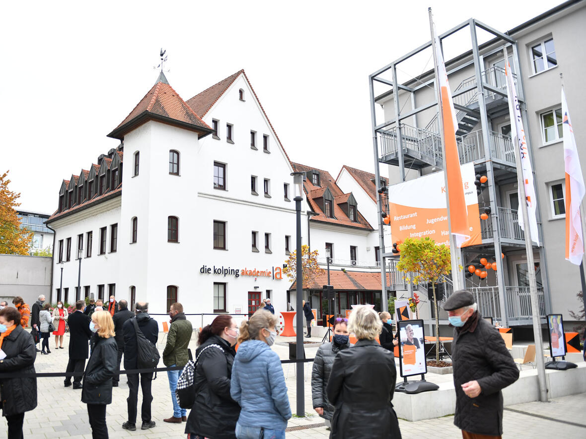 Die "Kolping-City" im Herzen Augsburgs wurde heute eingeweiht (Foto: Julian Schmidt / pba)