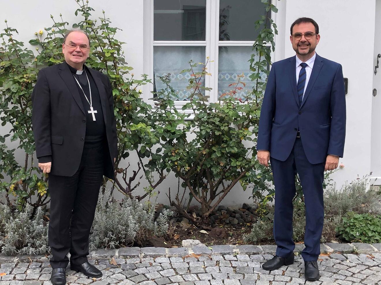 Bischof Bertram und Klaus Holetschek beim gemeinsamen Treffen gestern im Bischofshaus. (Foto: Bistum Augsburg)