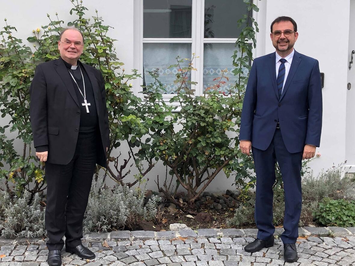 Bischof Bertram und Klaus Holetschek beim gemeinsamen Treffen gestern im Bischofshaus. (Foto: Bistum Augsburg)