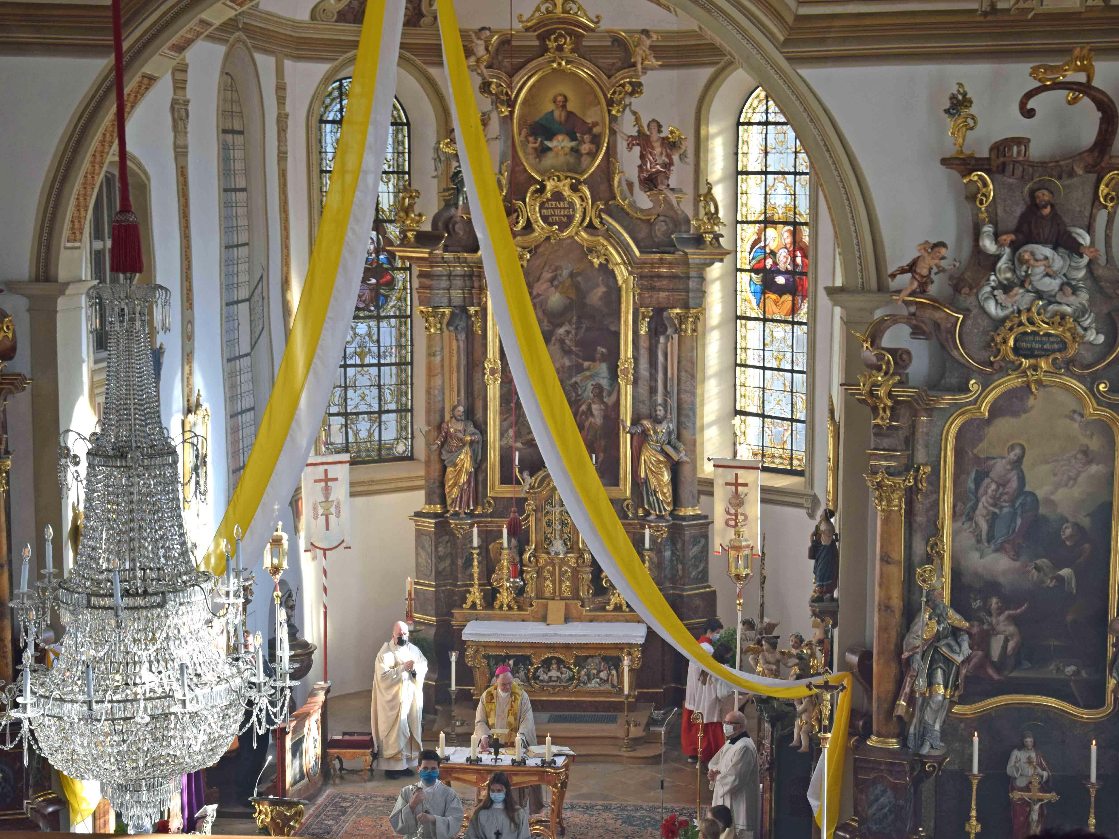 Blick von der sanierten Empore auf den Altarraum der Pfarrkirche St. Blasius in Vorderburg. (Foto: Verspohl-Nitsche / pdsf)