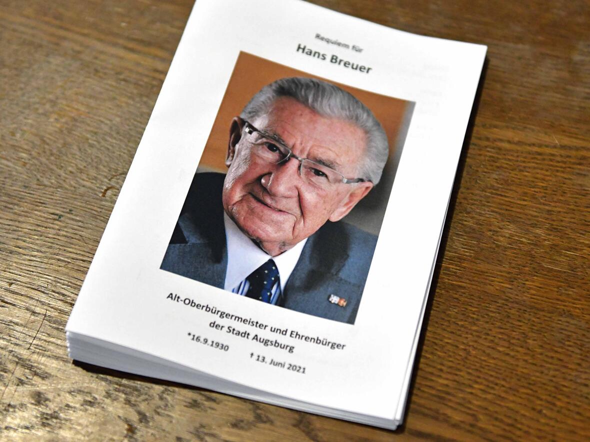 + Hans Breuer, Oberbürgermeister (1972-1990) und Ehrenbürger der Stadt Augsburg. (Foto: Nicolas Schnall / pba)