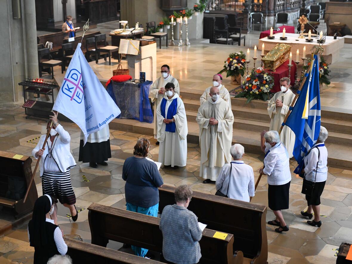 Den Gottesdienst zur traditionellen Frauenwallfahrt am Mittwochmorgen in der Ulrichswoche feierte heuer Bischof Bertram mit den Frauen des KDFB, aus Stadt und Umkreis. (Foto: Maria Steber / pba)