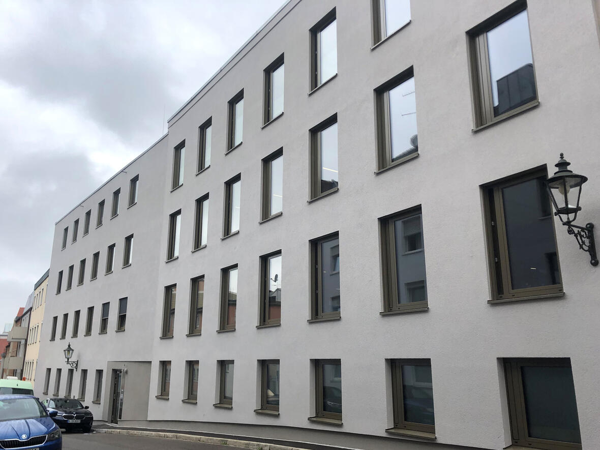 Das neue Bürogebäude am Schmiedberg, vom Mauerberg aus fotografiert (Fotos: Julian Schmidt / pba)