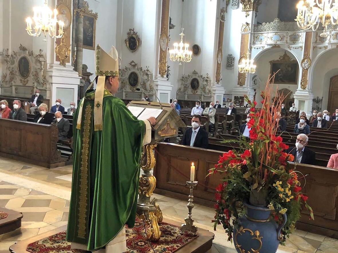 Bischof Bertram während der Predigt in der Studienkirche in Dillingen. (Foto: Johann-Michael-Sailer-Gymnasium)