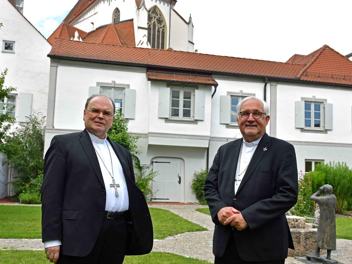 Bischof Dr. Gebhard Fürst zu Gast bei Bischof Bertram im Augsburger Bischofshaus. (Foto: Nicolas Schnall / pba)
