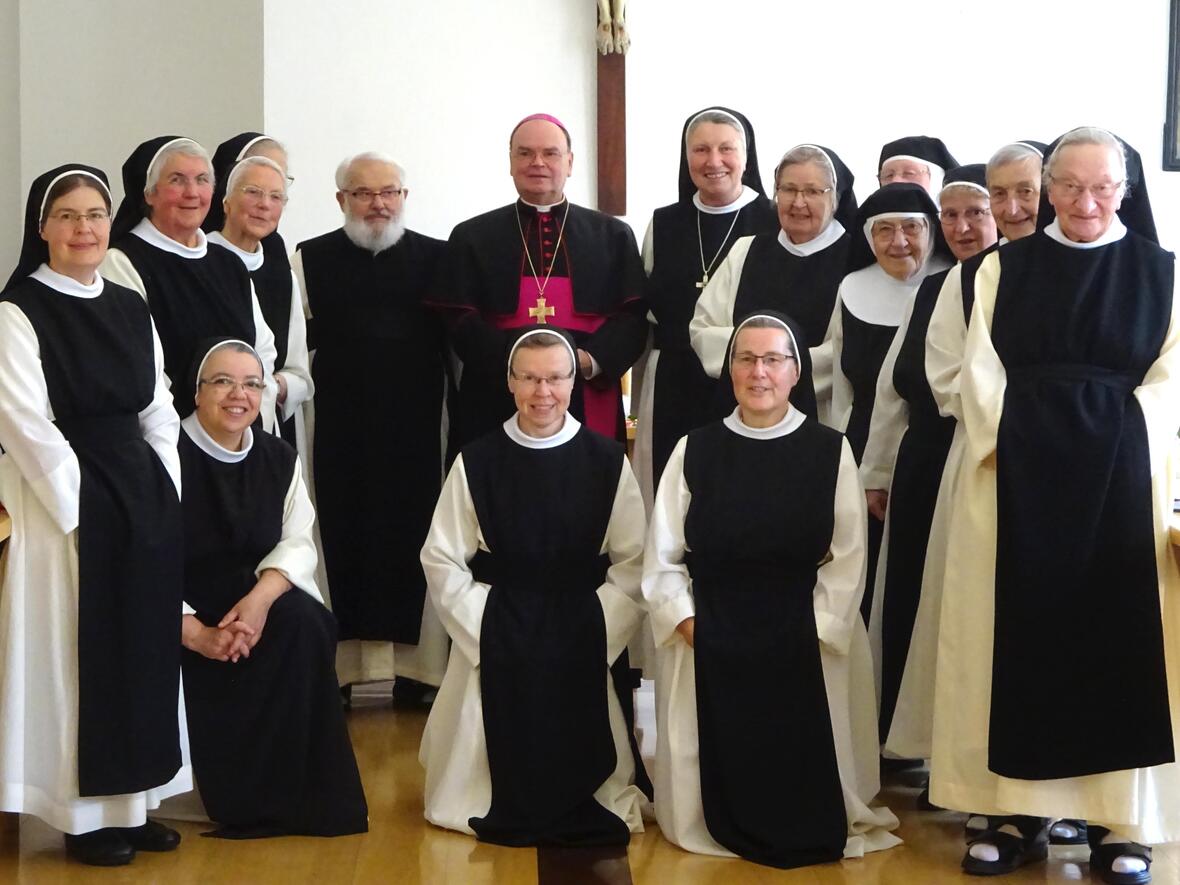 Zum ersten Mal als Bischof bei den Zisterzienserinnen in Oberschönenfeld: Bischof Bertram (Foto: Abtei Oberschönenfeld).