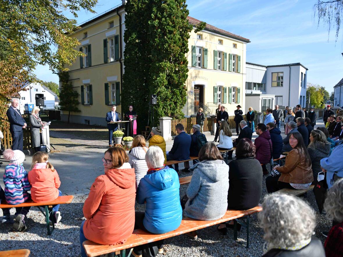 Die Einweihungsfeier für den Kindergartenneubau fand großen Zuspruch in der Wiedergeltinger Bevölkerung. (Fotos: Nicolas Schnall / pba)