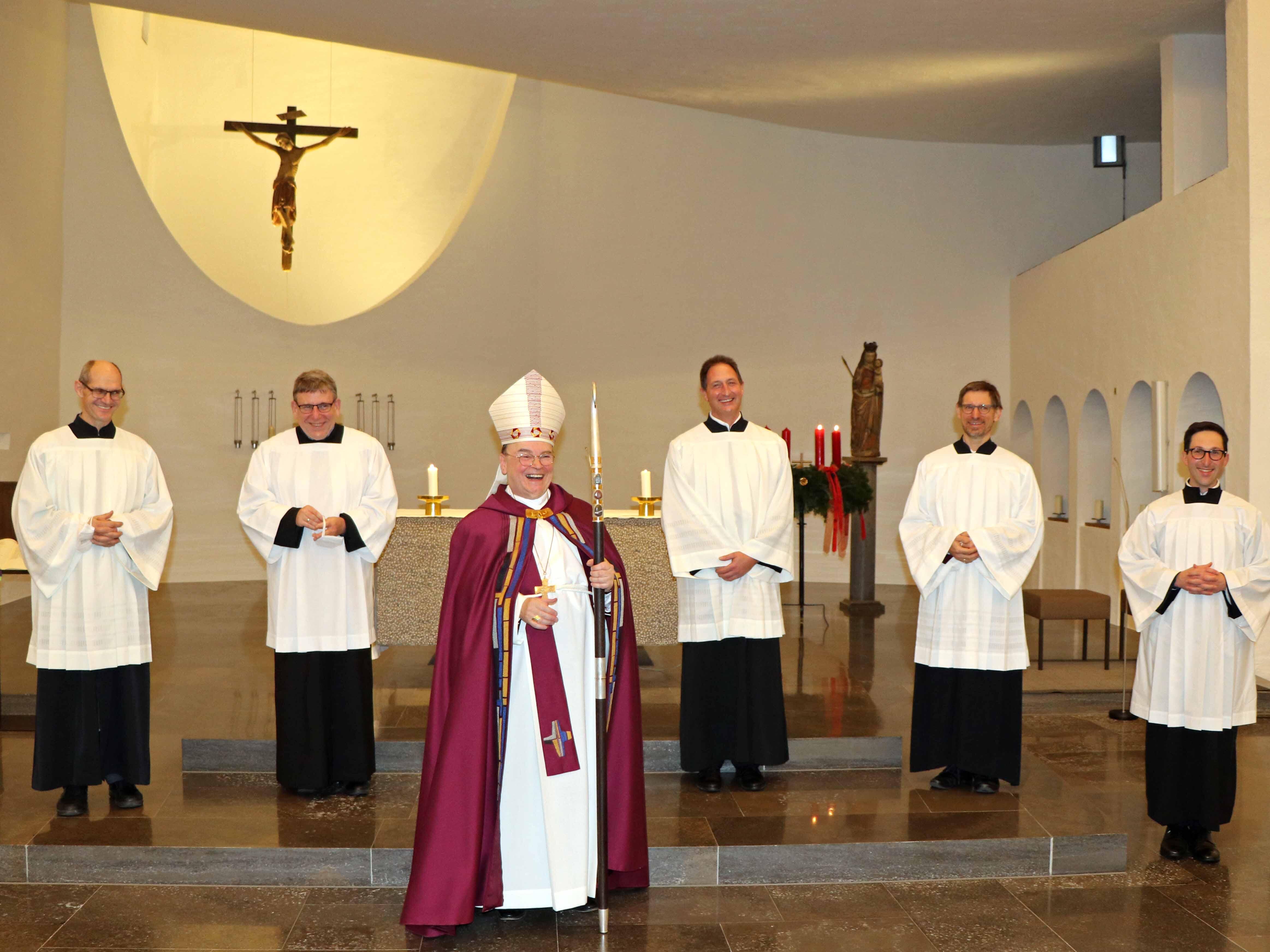 (v.l.) Alfred Erdt, Thomas Fischer, Bischof Dr. Bertram Meier, Martin Pfuff, Dr. Daniel Esch, Markus Munzinger (Fotos: Arbeitsstelle Ständiger Diakonat)