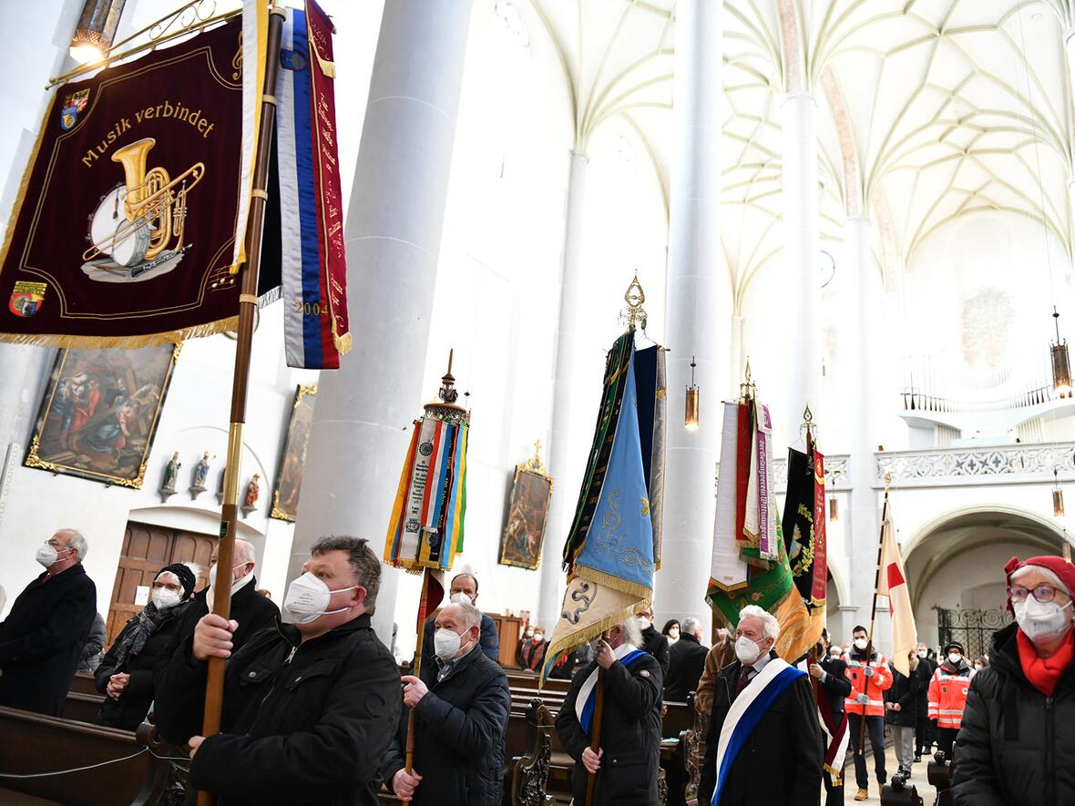 Der Gottesdienst wurde unter großer Beteiligung der Lauinger Stadtgesellschaft gefeiert.