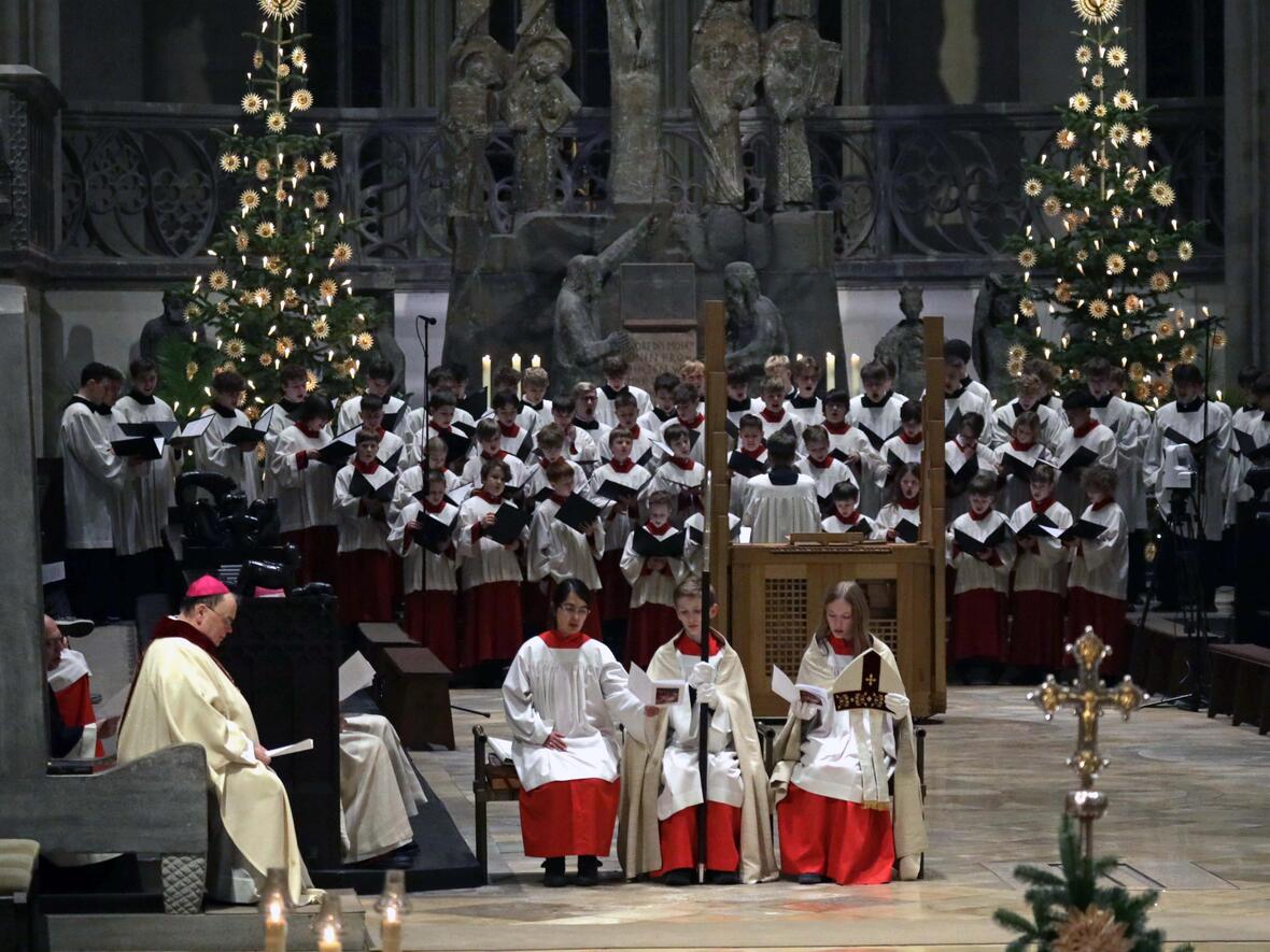 gottes-licht-strahlt-in-die-dunkelheiten-des-lebens4939292