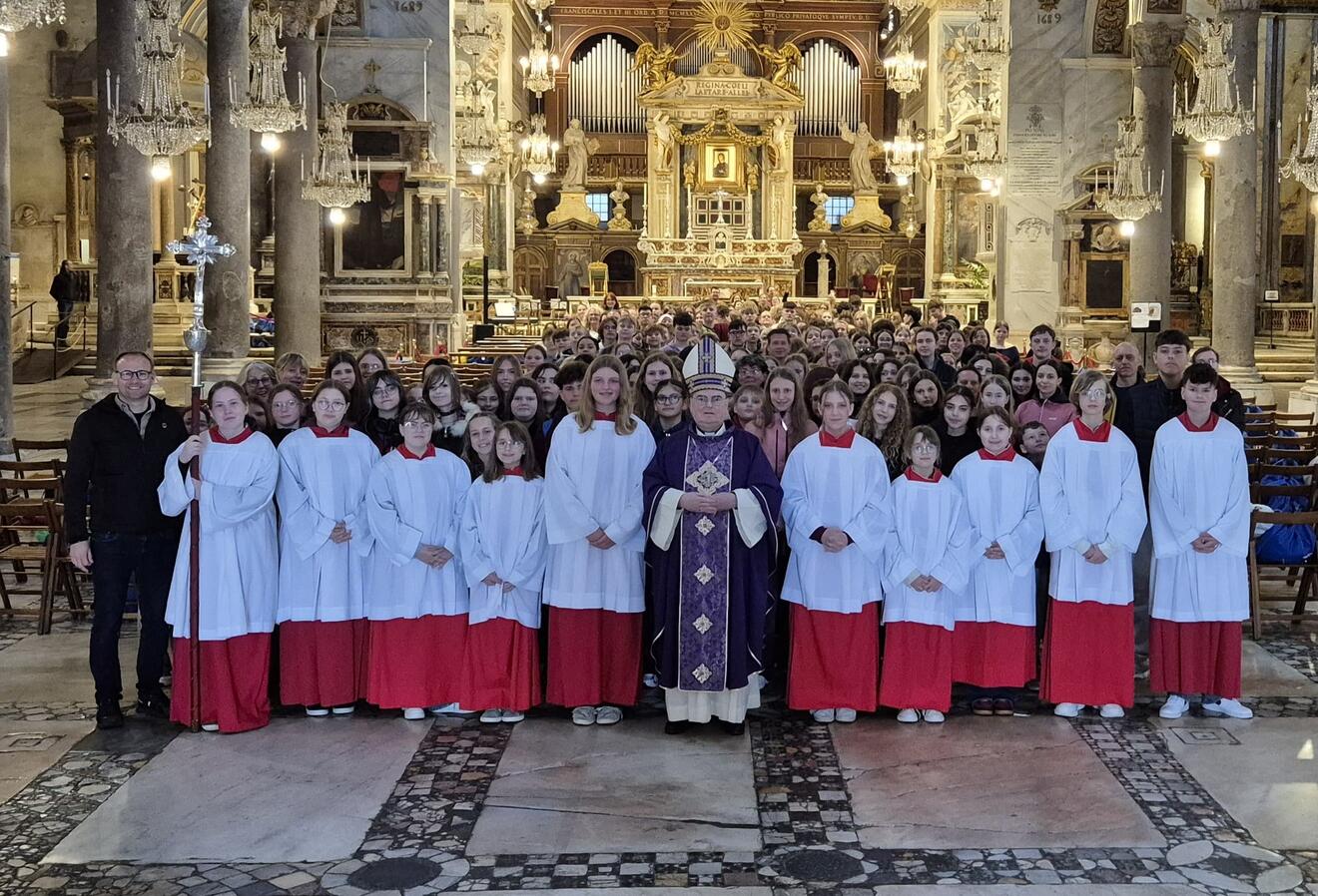 petrusgrab-und-papstaudienz-statt-pausenhof4975566