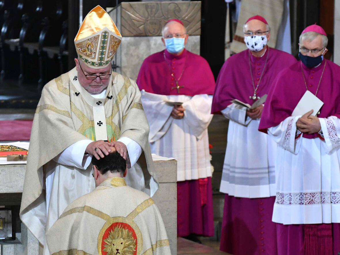 Kardinal Reinhard Marx weiht Bertram Meier zum Bischof (Foto: Nicolas Schnall / pba)