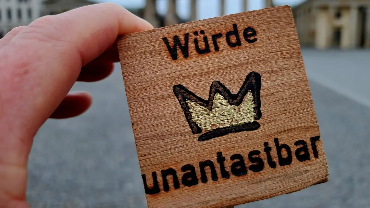 kw-12-wuerde-ist-unantastbar-b