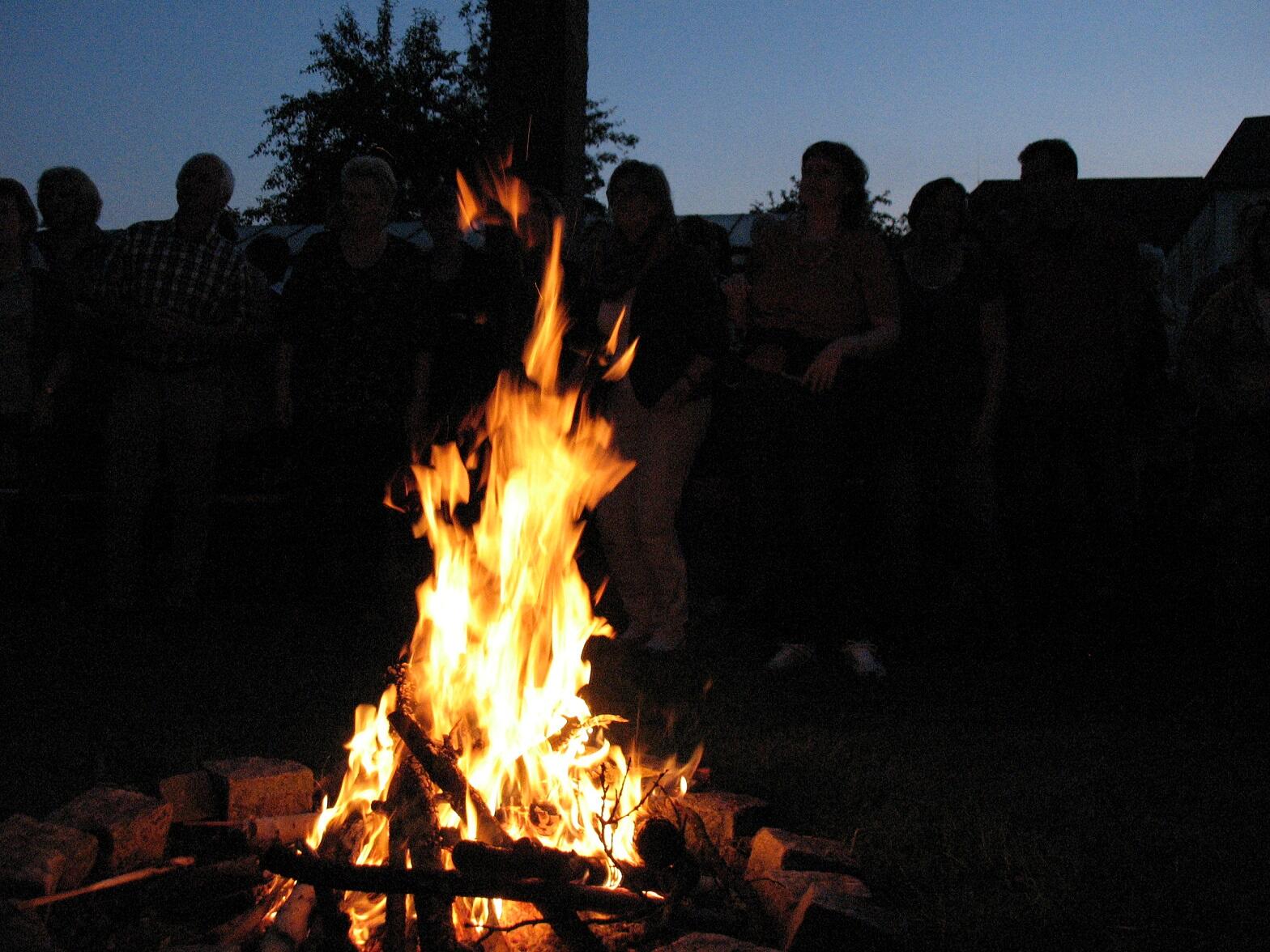gi_kw-26-sommersonnwendfeuer3381634