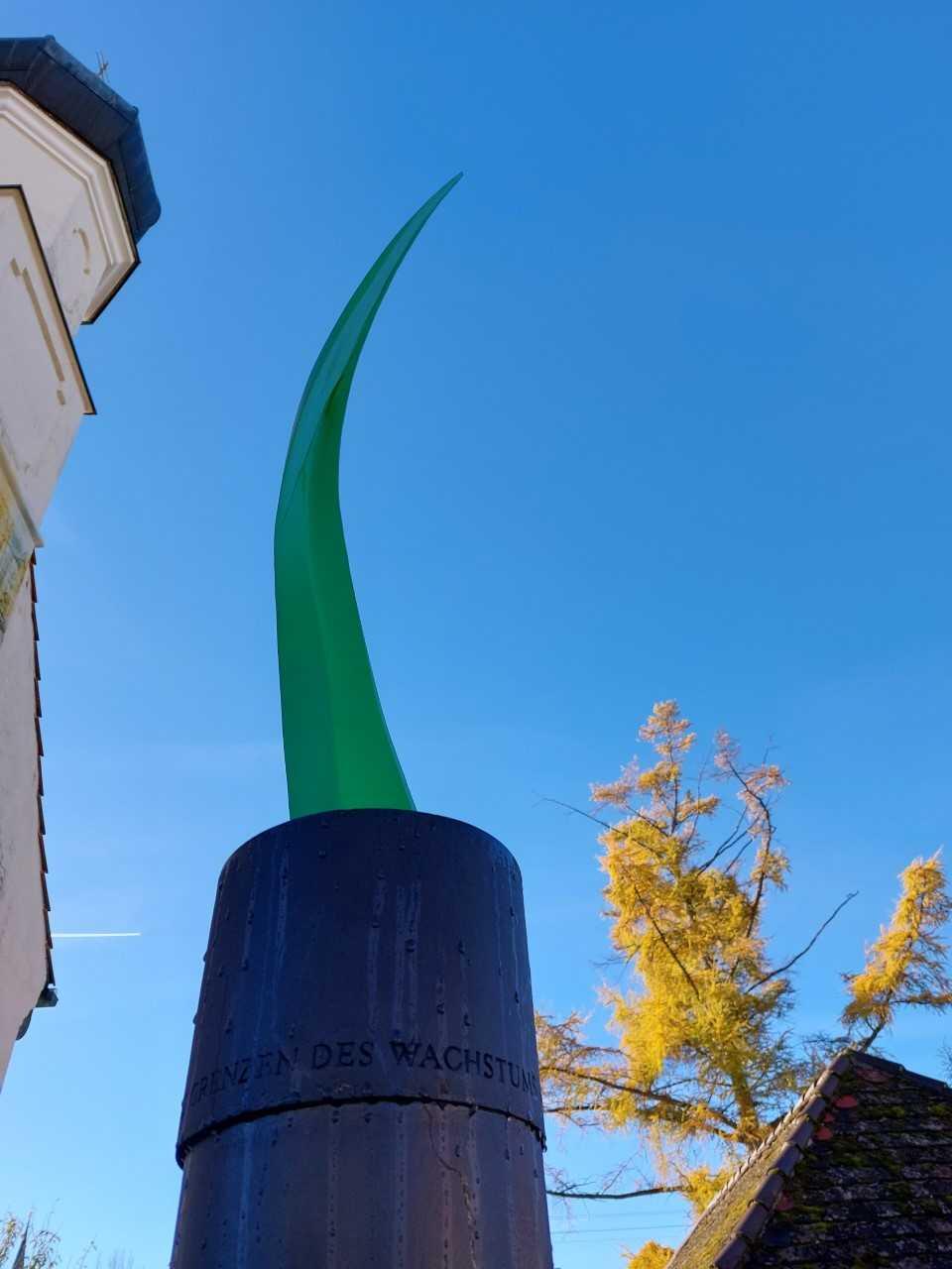 kw-33-denkmal-fuer-einen-grashalm