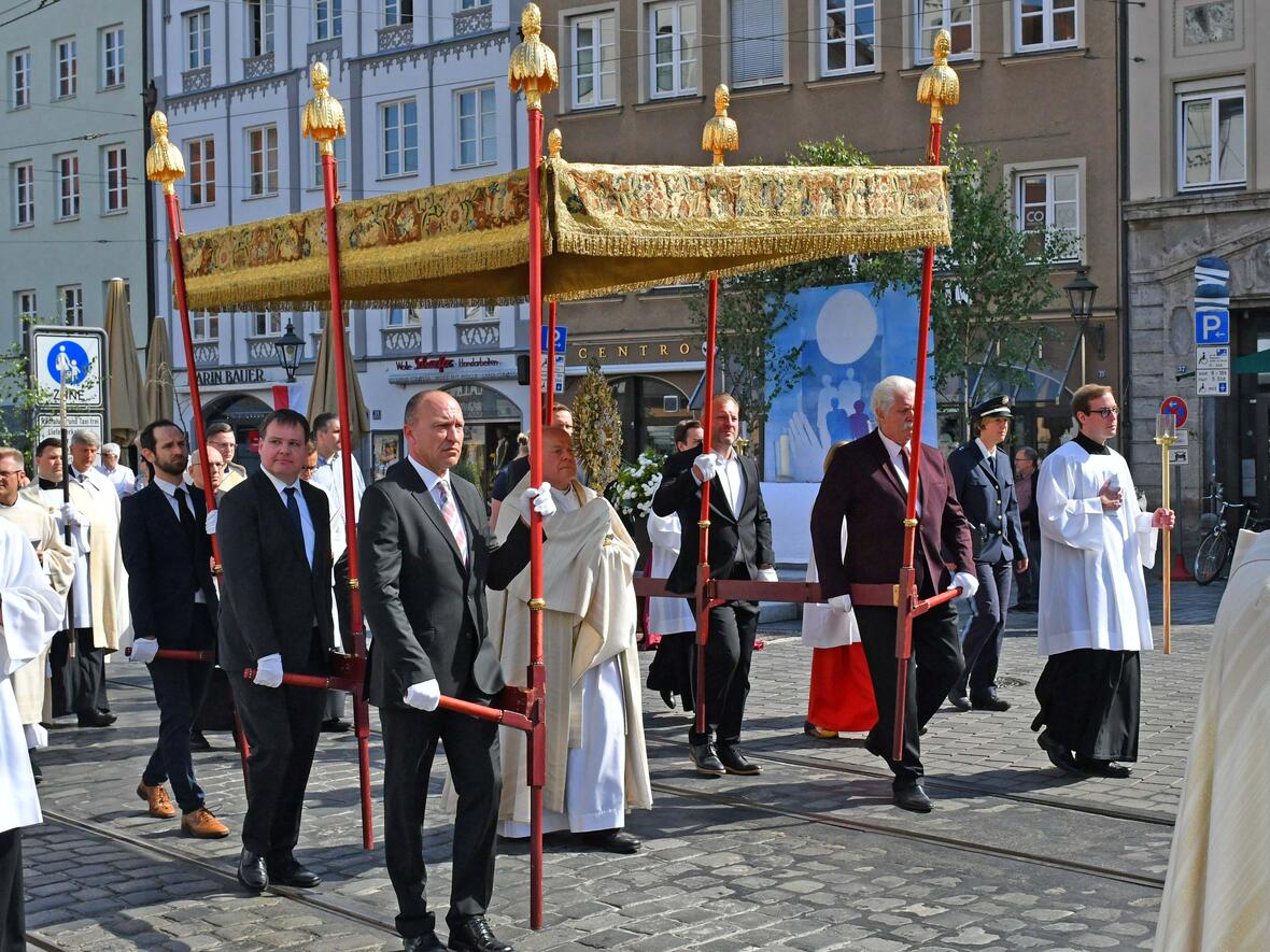2022_06_16_Fronleichnam in Augsburg (Foto Nicolas Schnall)