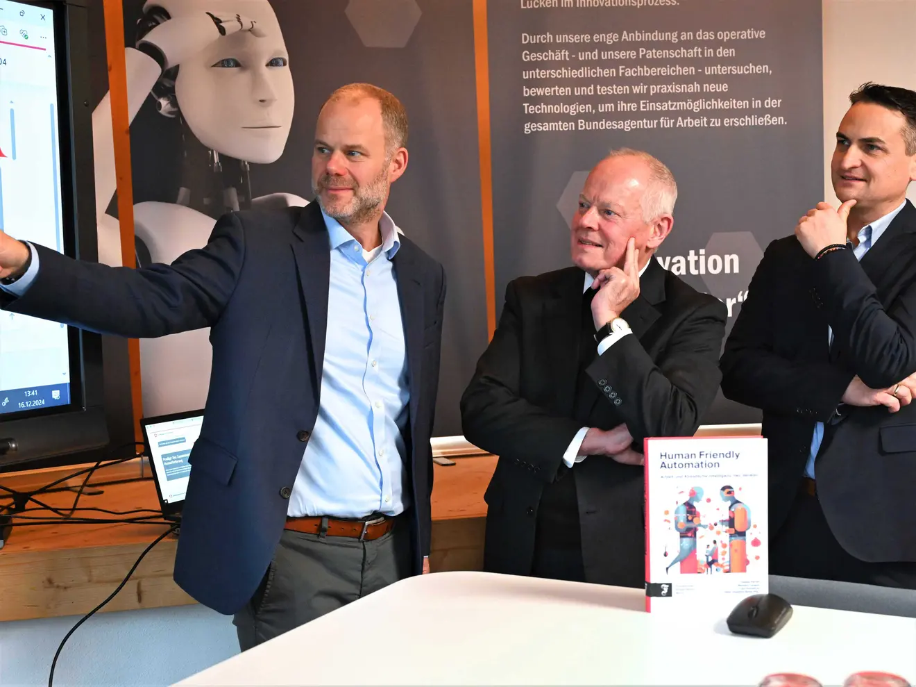 2024_02_12_Weihbischof Losinger informiert sich in Nürnberg zum Thema KI (Foto Ulrich Bobinger)