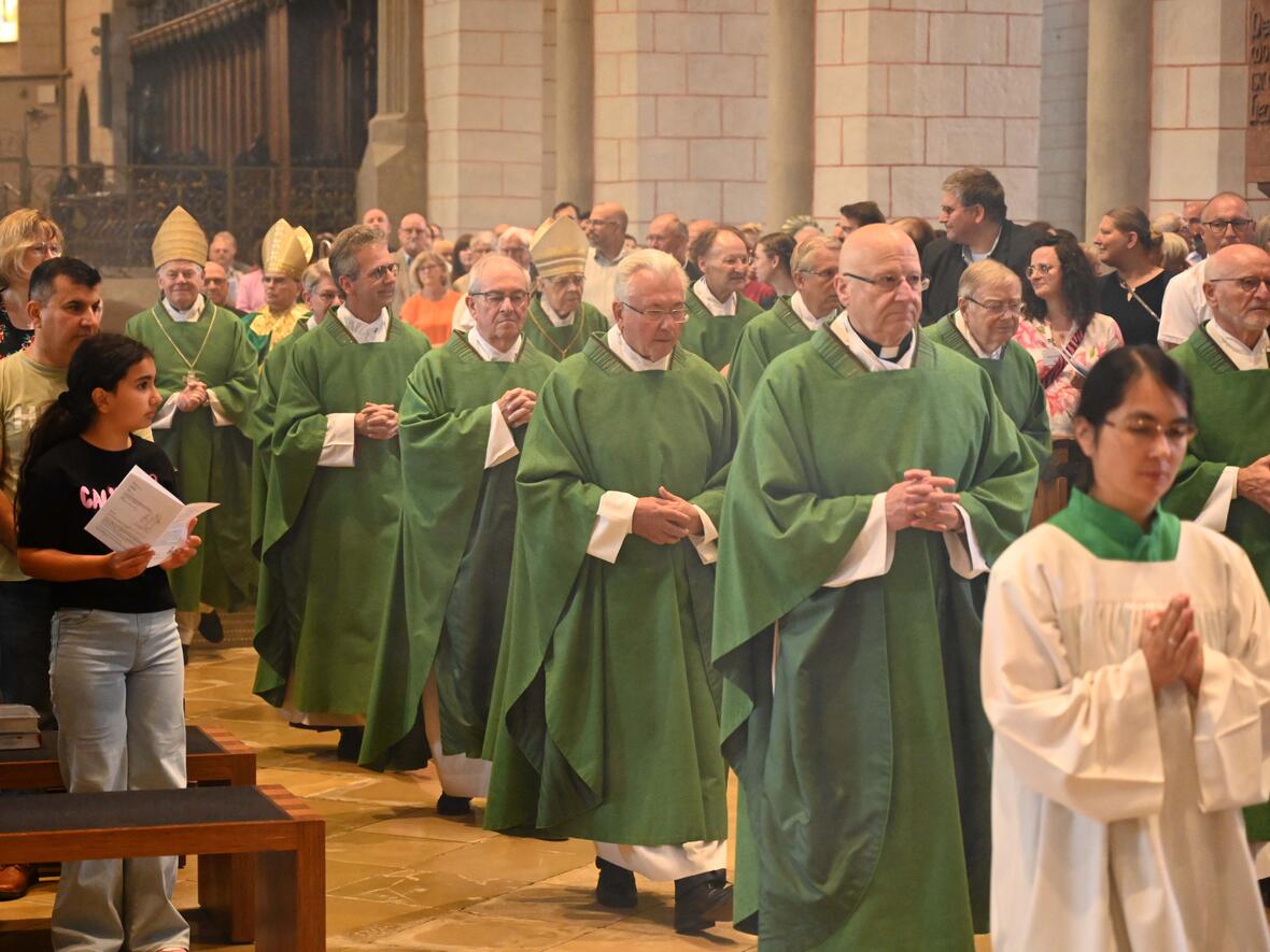 01_Bischofsgeburtstag feierlicher Einzug