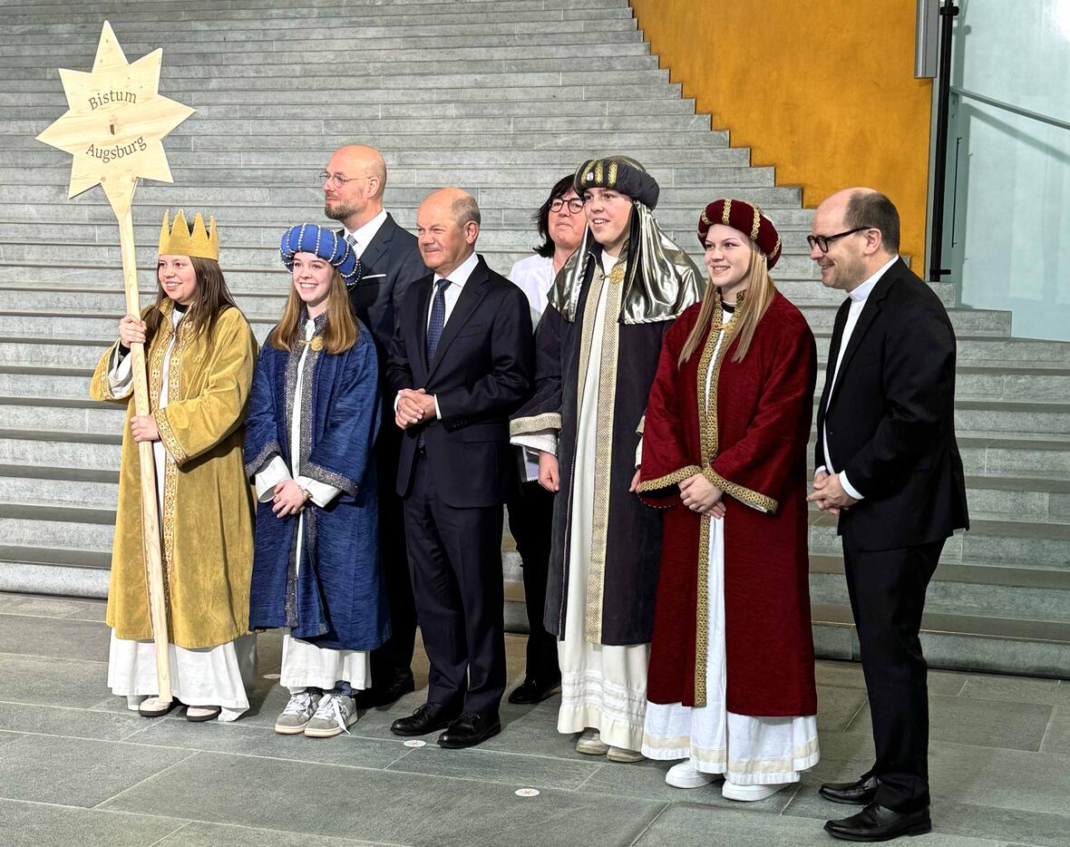 04_Sternsingergruppe aus Aresing beim Bundeskanzler (Foto Nicolas Schnall pba)