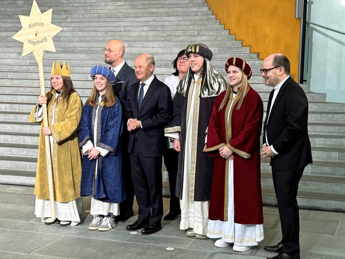 04_Sternsingergruppe aus Aresing beim Bundeskanzler (Foto Nicolas Schnall pba)