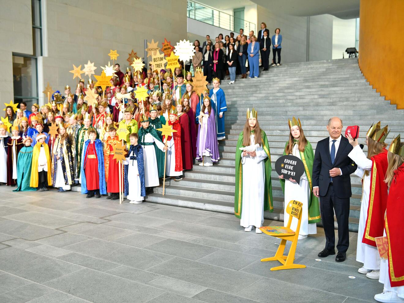 05_Sternsingergruppe aus Aresing beim Bundeskanzler (Foto Nicolas Schnall pba)