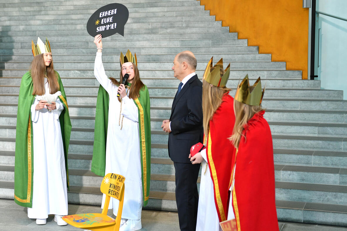 06_Sternsingergruppe aus Aresing beim Bundeskanzler (Foto Nicolas Schnall pba)