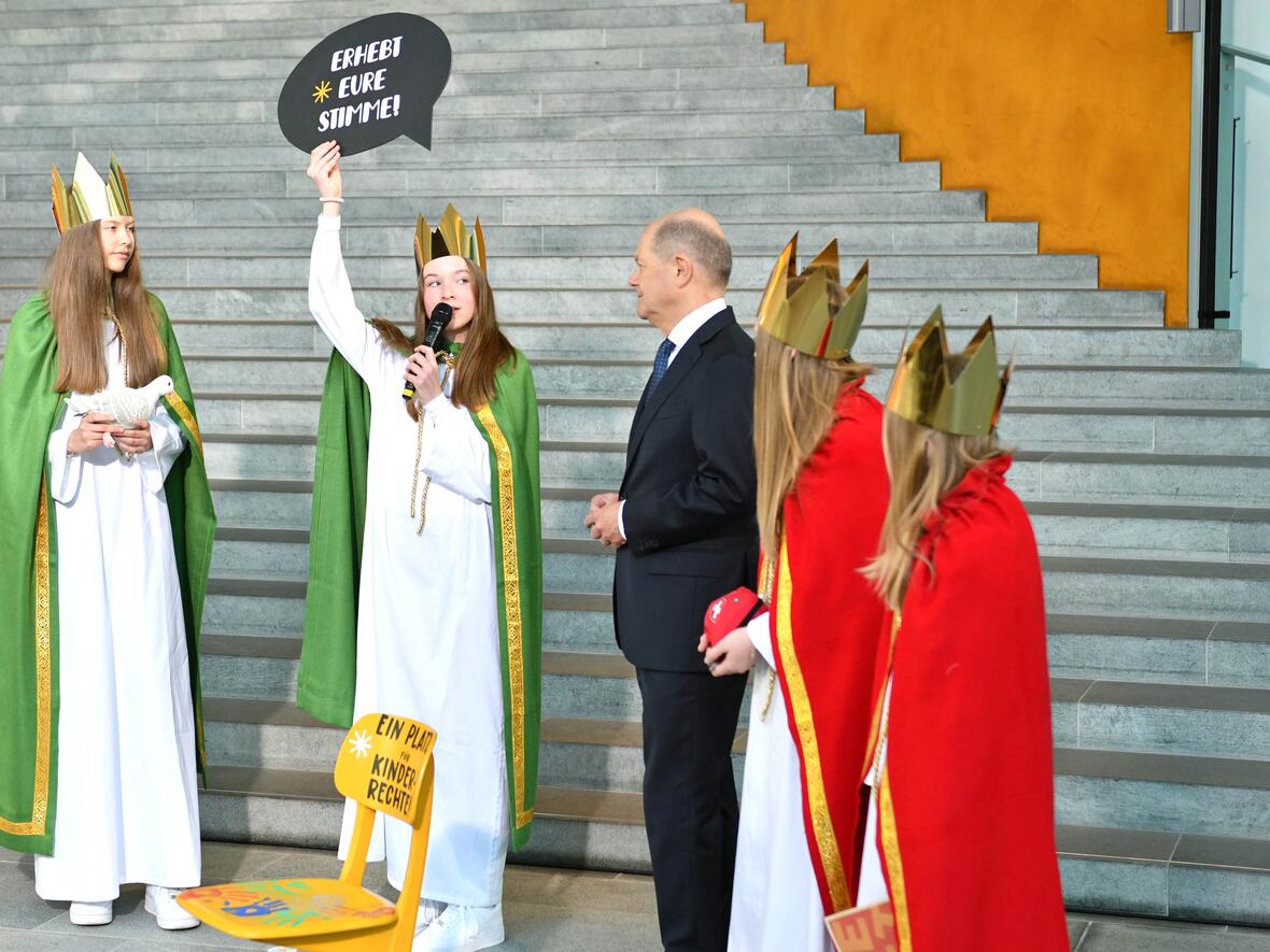 06_Sternsingergruppe aus Aresing beim Bundeskanzler (Foto Nicolas Schnall pba)