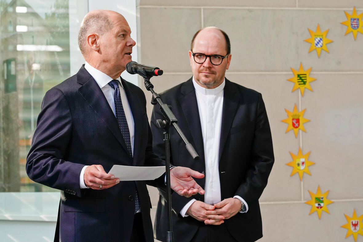 07_Sternsingergruppe aus Aresing beim Bundeskanzler (Foto Fritz Stark Kindermissionswerk)