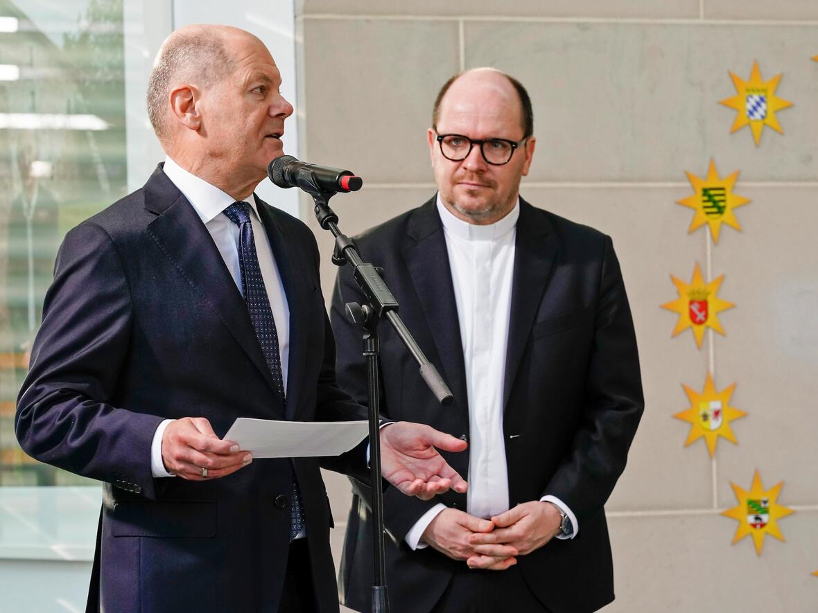 07_Sternsingergruppe aus Aresing beim Bundeskanzler (Foto Fritz Stark Kindermissionswerk)