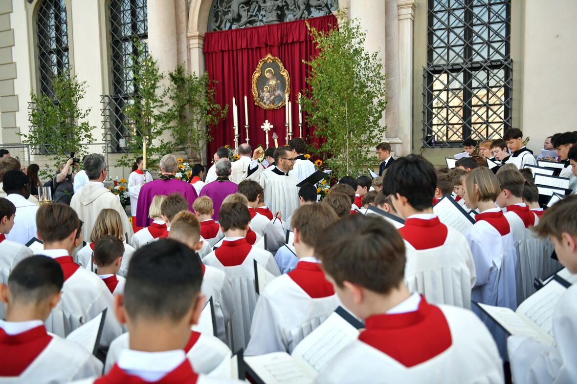 Fronleichnam in Augsburg 2025 (Foto Nicolas Schnall pba) (14)