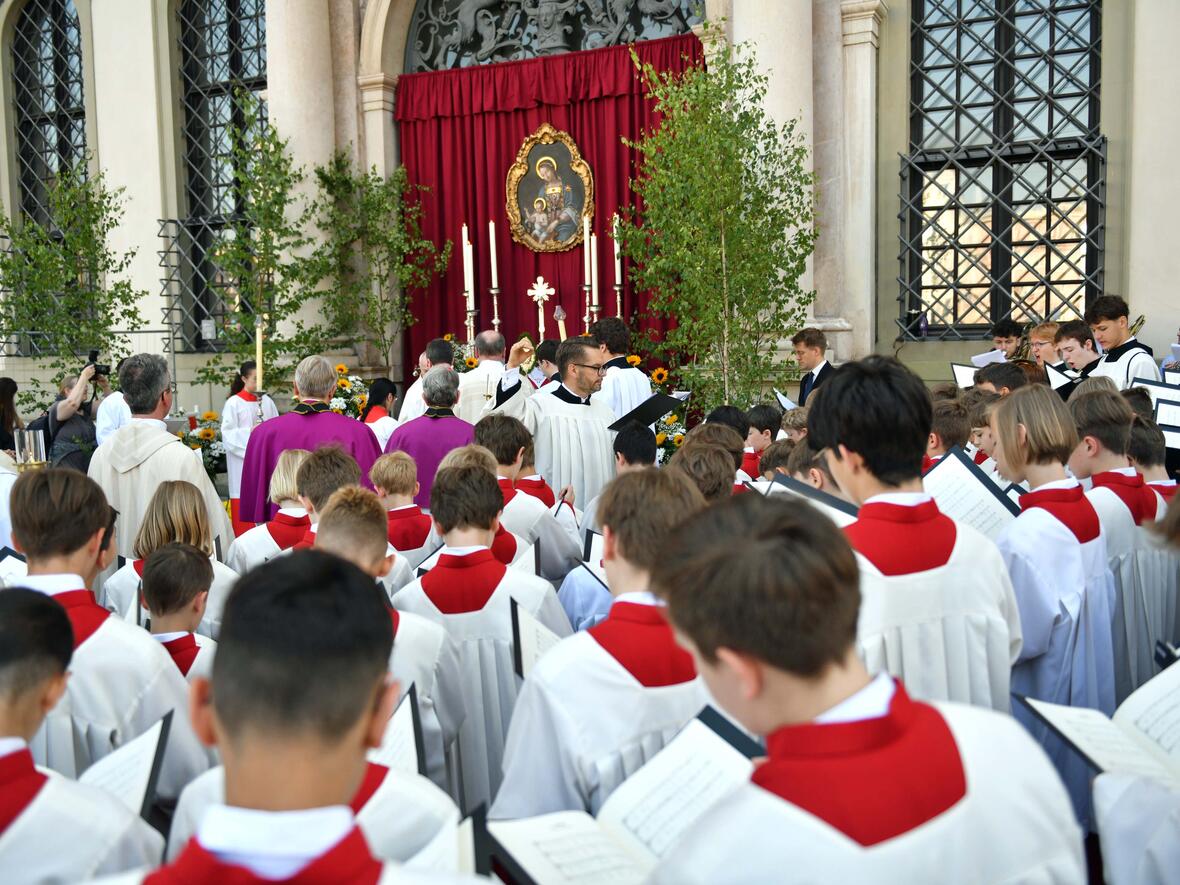 Fronleichnam in Augsburg 2025 (Foto Nicolas Schnall pba) (14)