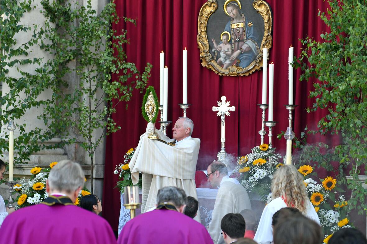 Fronleichnam in Augsburg 2025 (Foto Nicolas Schnall pba) (15)