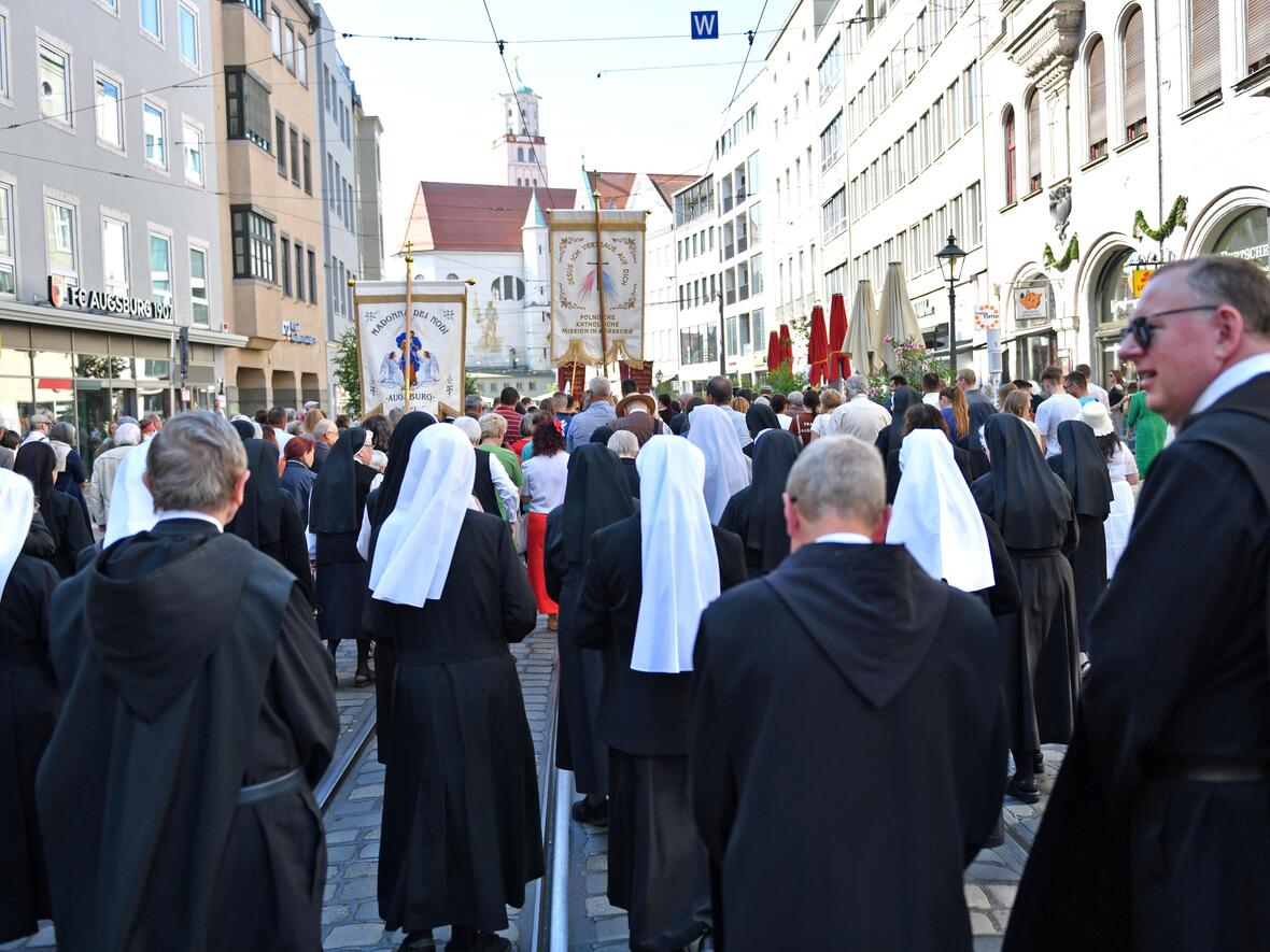 Fronleichnam in Augsburg 2025 (Foto Nicolas Schnall pba) (16)