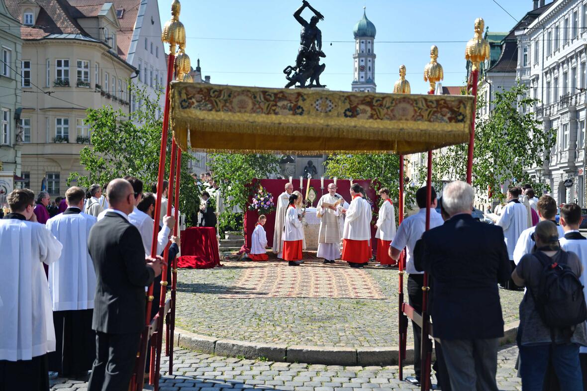 Fronleichnam in Augsburg 2025 (Foto Nicolas Schnall pba) (18)