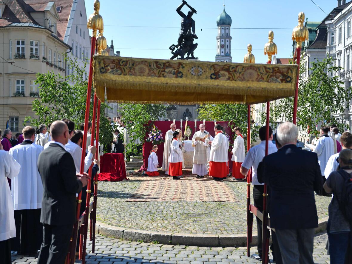 Fronleichnam in Augsburg 2025 (Foto Nicolas Schnall pba) (18)